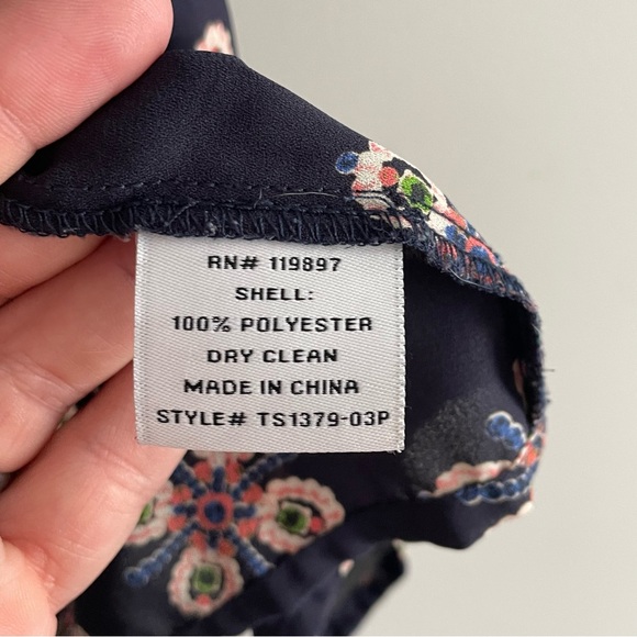 COLLECTIVE CONCEPTS Floral Print Peplum Top - Navy Large Petite - Picture 7 of 7